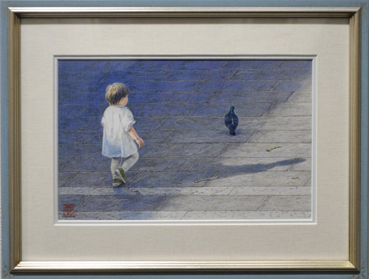 Bambino e piccione nella piazza delle Feste, Assisi